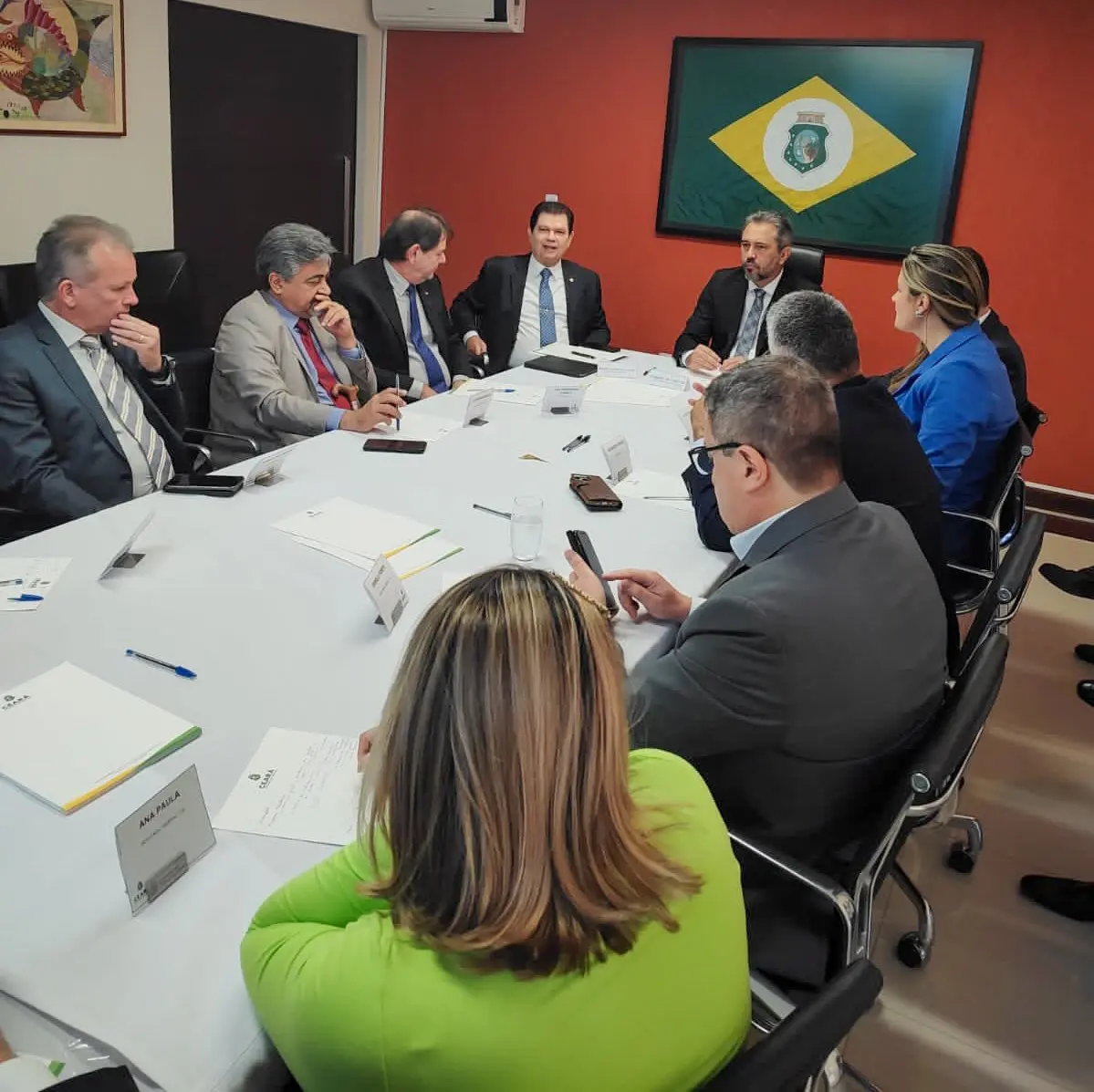 Imagem da notícia: Com foco em emendas, Elmano reúne bancada federal para café da manhã e visita ao Hospital da Uece
