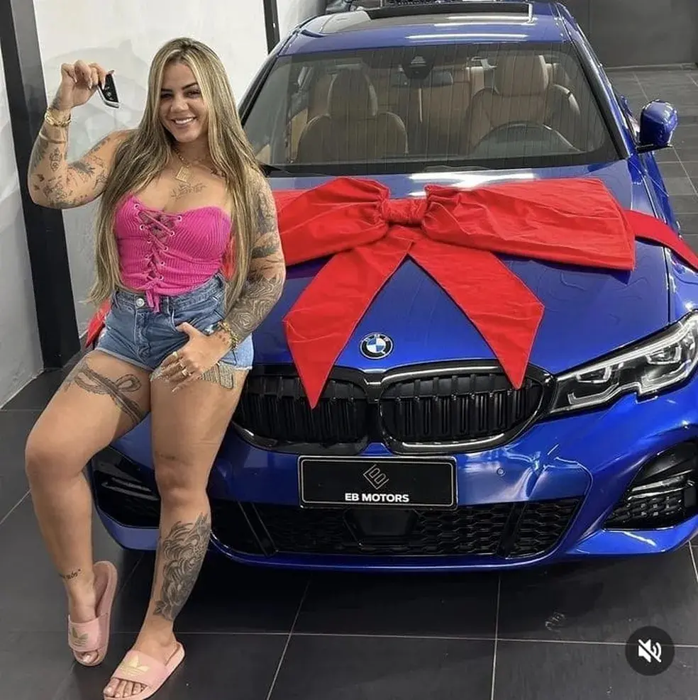 Imagem da notícia: Influenciadora do 'Jogo do Tigre' tem bens apreendidos avaliados em R$ 1 milhão; prática é ilegal 