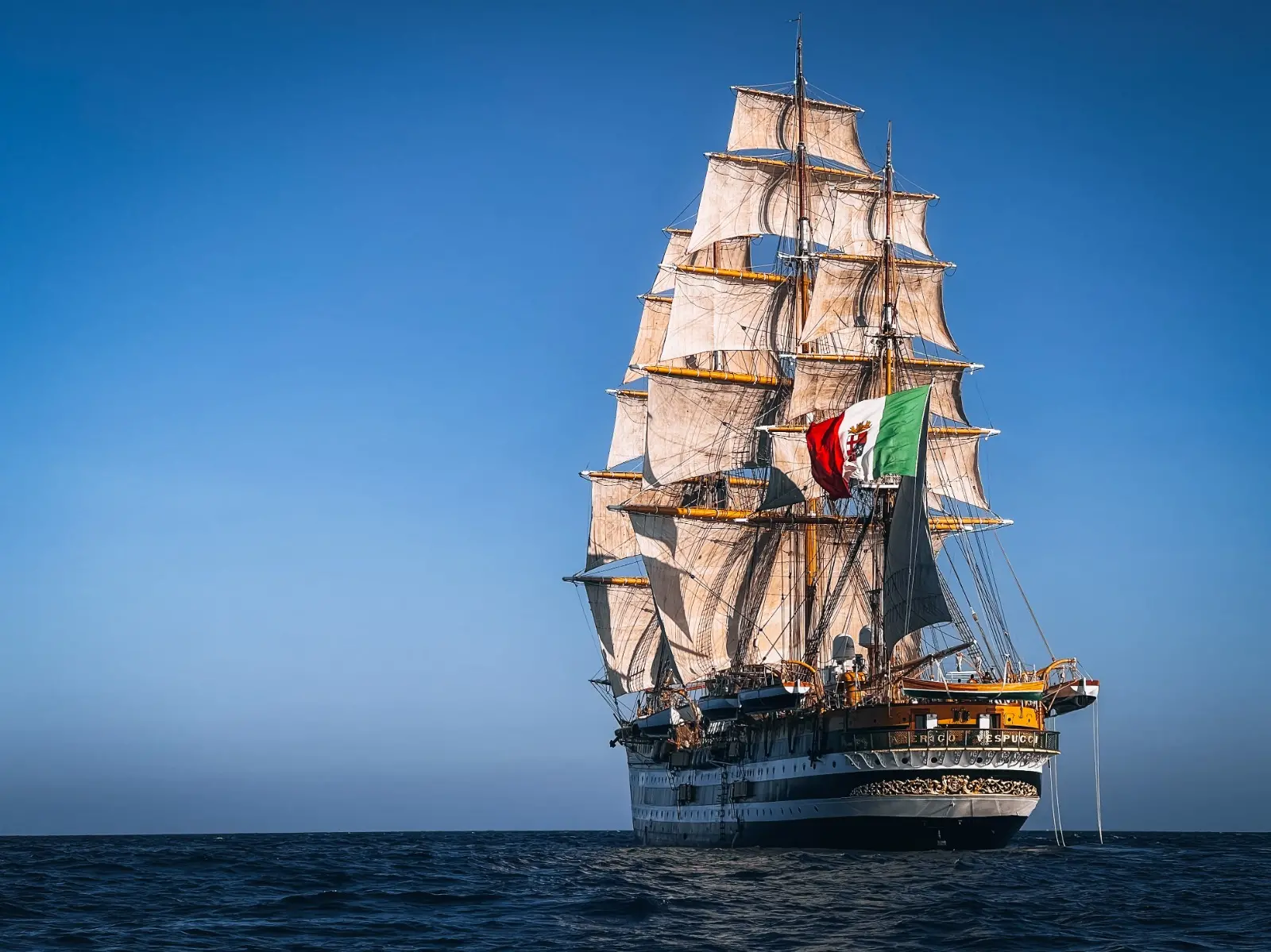 Imagem da notícia: Navio italiano de 1930, ‘o mais bonito do mundo’, terá visitação gratuita em Fortaleza; veja data