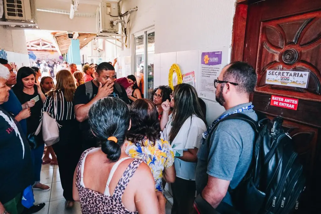 Imagem da notícia: Votação para os Conselhos Tutelares do CE neste domingo; eleitores reclamam de longas filas  