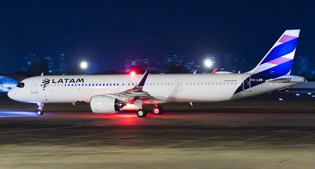Imagem da notícia: Latam aumenta oferta de assentos em Fortaleza em meio à chegada de novo Airbus da companhia
