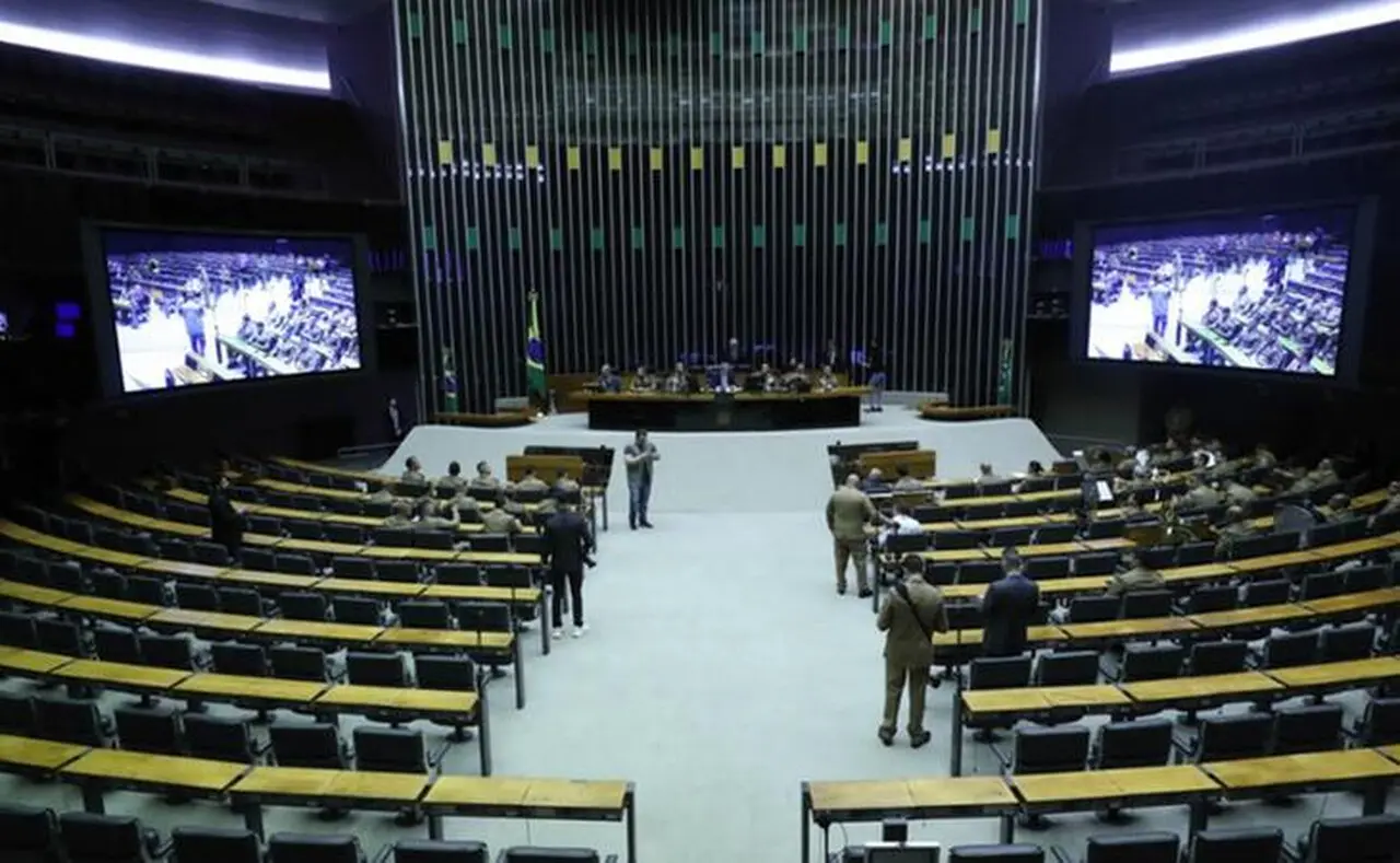 Imagem da notícia: Ceará tem 10 parlamentares entre os mais influentes do Congresso Nacional