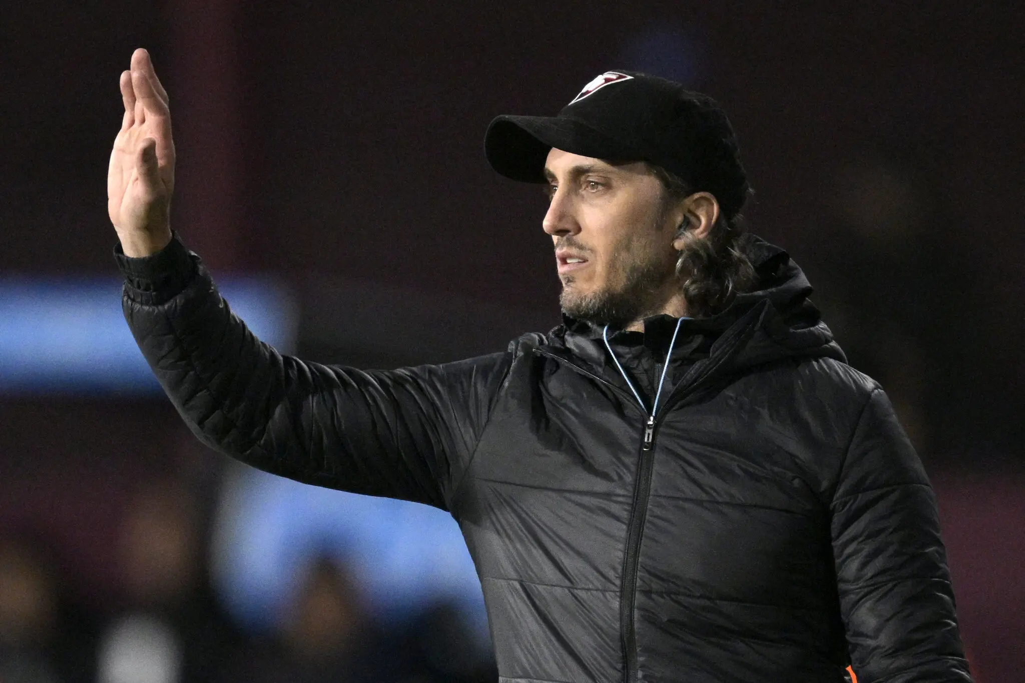 Imagem da notícia: Técnico da LDU tem dúvida no time titular para enfrentar o Fortaleza; veja provável escalação