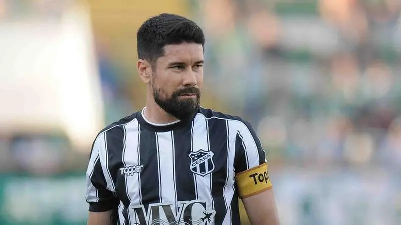 Imagem da notícia: Ceará sonda Ricardinho para cargo na direção do clube para 2024