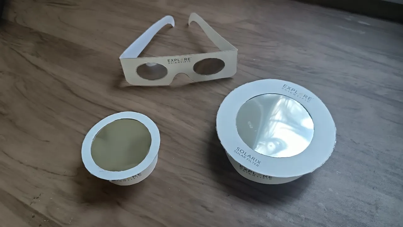 Óculos com filtro solar Solarix de acordo com a norma internacional ISO 12312-2:2015