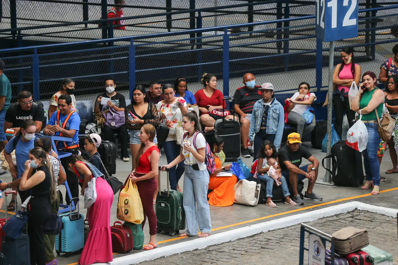 Imagem da notícia: Rodoviárias de Fortaleza ofertam 205 viagens extras para atender demanda de Natal