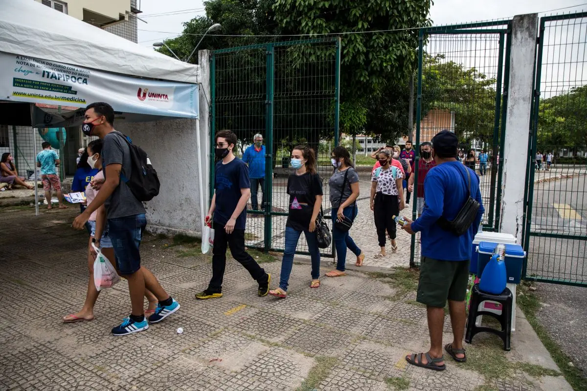 Imagem da notícia: Ceará teve a maior proporção de concludentes do ensino médio no Enem 2022 no Brasil, aponta censo 