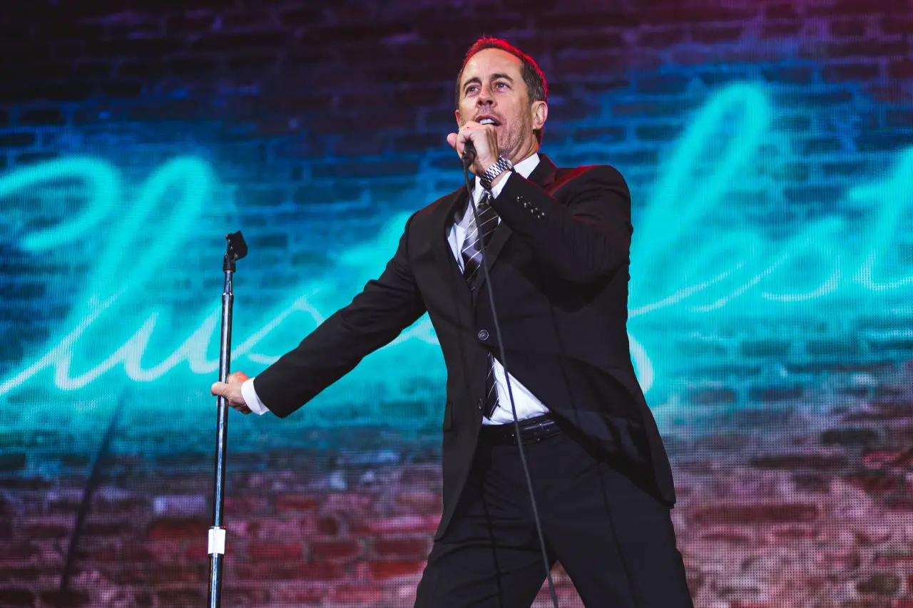 Imagem da notícia: Protagonista de 'Seinfeld' indica possibilidade de série sucesso nos anos 1990 ter novo final