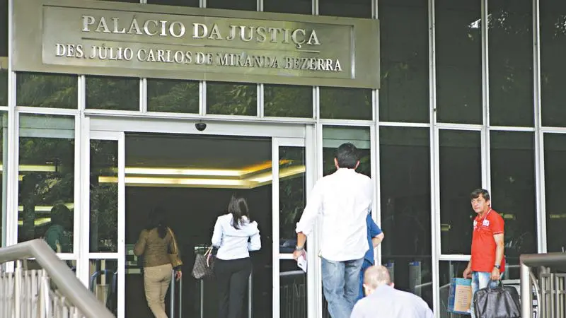 Imagem da notícia: Condenado por integrar facção após intimidar eleitores de Bolsonaro é absolvido em recurso no TJCE