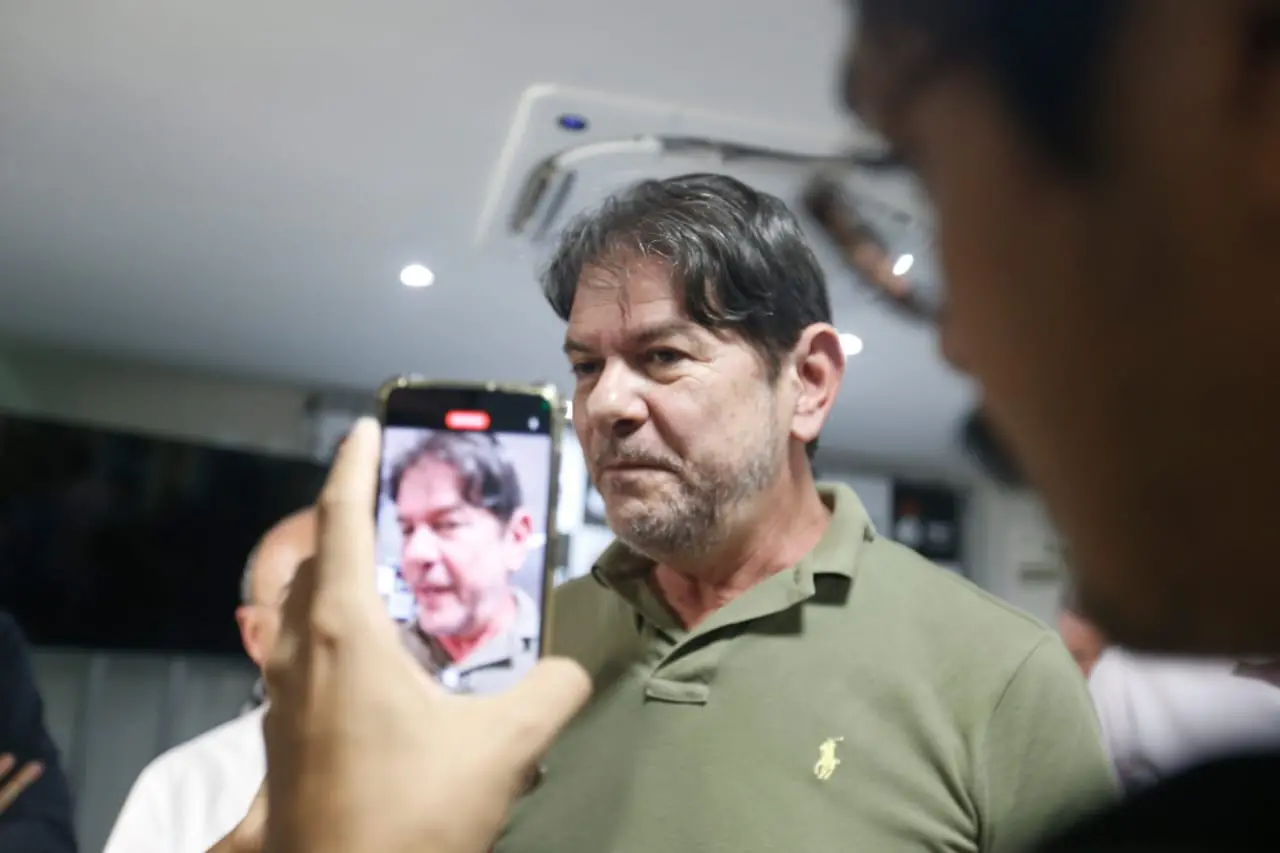Imagem da notícia: 'Induziram a magistrada a erro', diz Cid, após André Figueiredo suspender eleição na Justiça