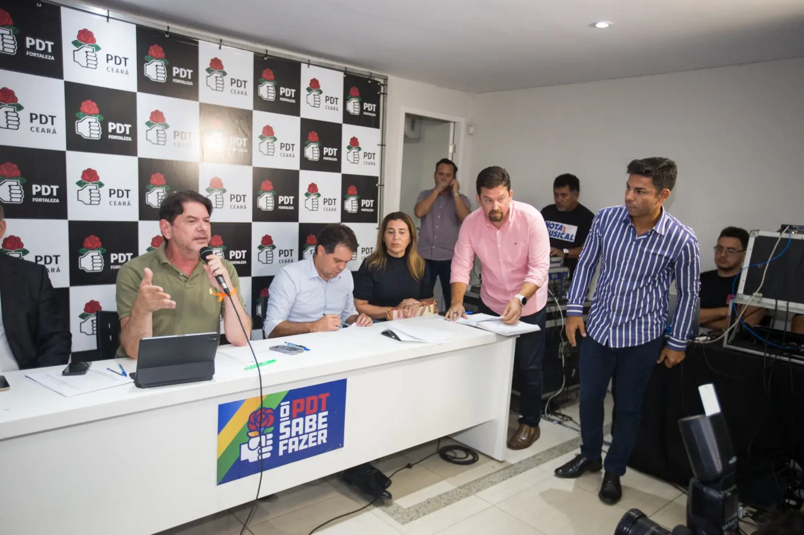 Imagem da notícia: Juíza revoga suspensão de eleição, e Cid Gomes deve tomar posse como presidente do PDT Ceará