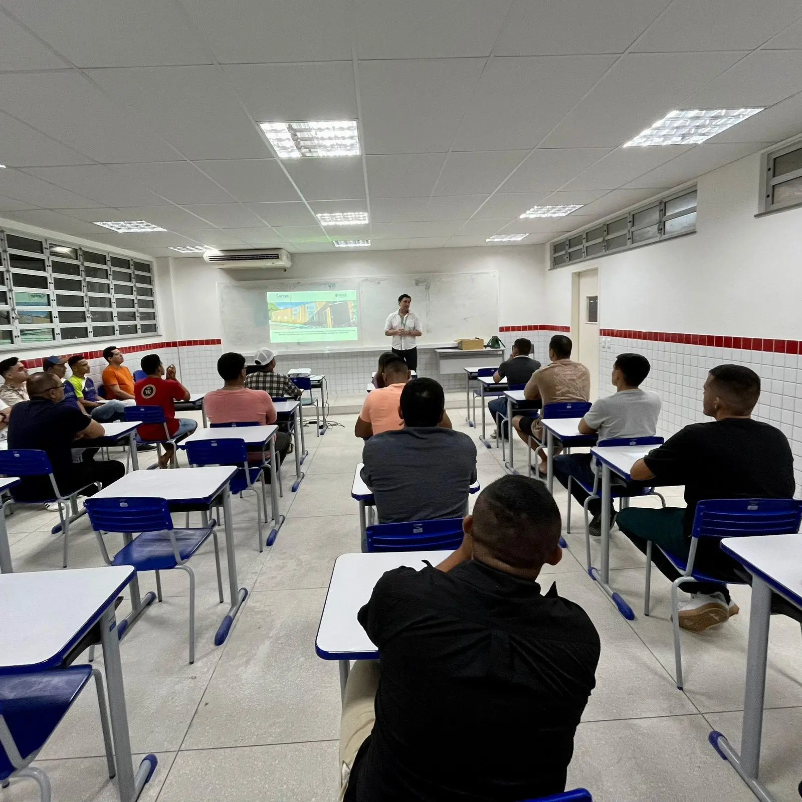 Imagem da notícia: Centec abre mais de 2,2 mil vagas em cursos profissionalizantes no Ceará; veja como se inscrever