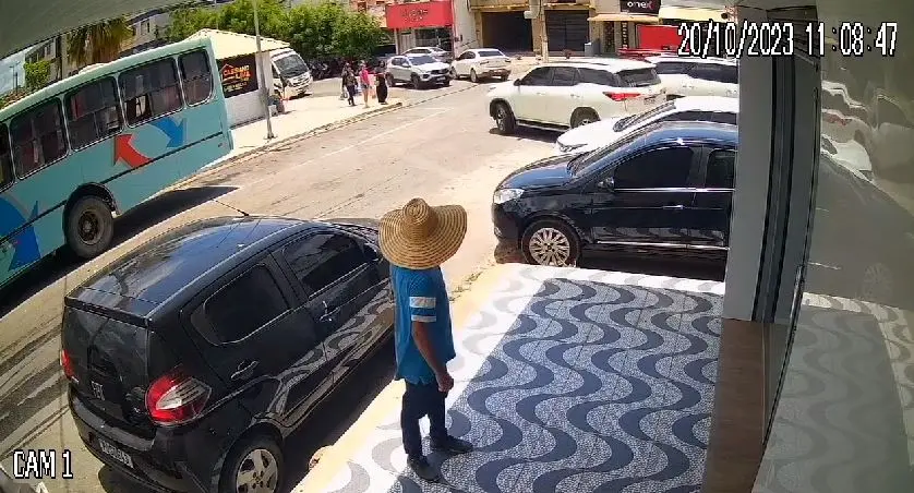 Imagem da notícia: Irmãs são sequestradas e um suspeito morre durante confronto com a polícia em Canindé, no Ceará
