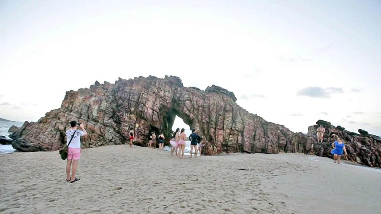 Pedra Furada é um dos pontos mais visitados em Jericoacoara
