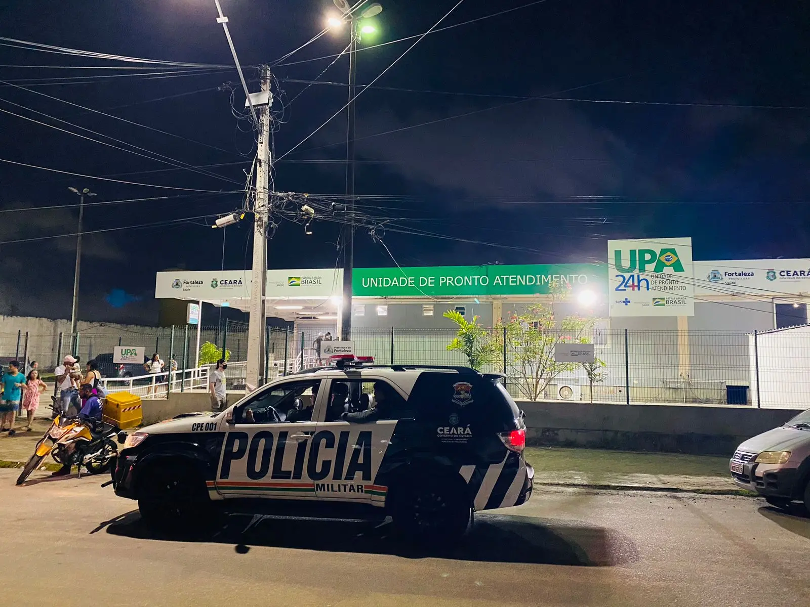 Imagem da notícia: Irmã acredita que adolescente foi morto em Areninha de Fortaleza por bala perdida: 'ele era alegre'