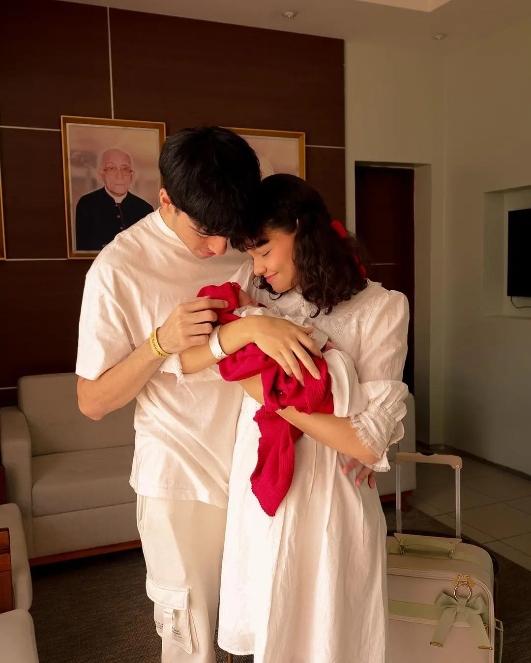 Imagem da notícia: Nasce Amelie, filha da influencer cearense Xsbel com Gabriel Félix 