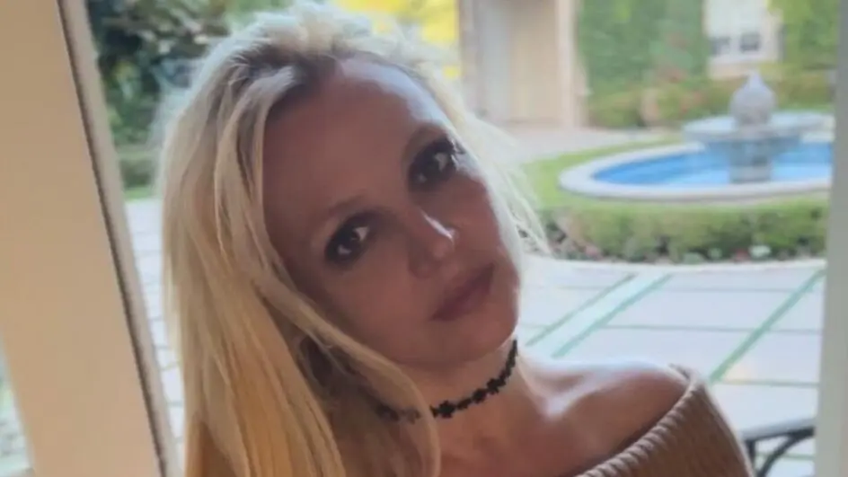 Imagem da notícia: Livro de Britney Spears, 'A Mulher em Mim', pode ser lido de forma gratuita; saiba como
