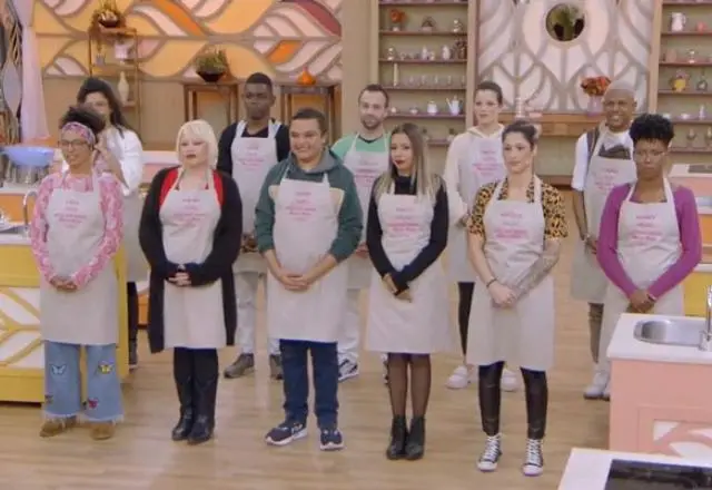 Imagem da notícia Que horas começa Bake Off Brasil? Veja detalhes do programa deste sábado (28)