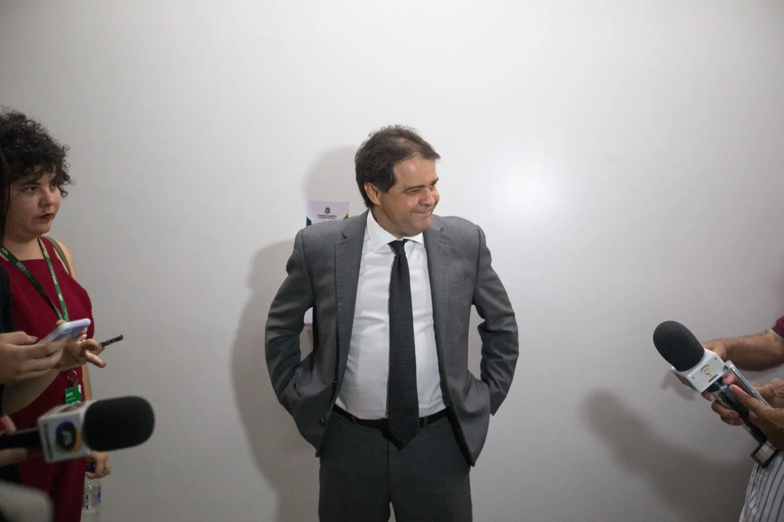 Imagem da notícia: Justiça Eleitoral aprova, por unanimidade, desfiliação de Evandro Leitão do PDT