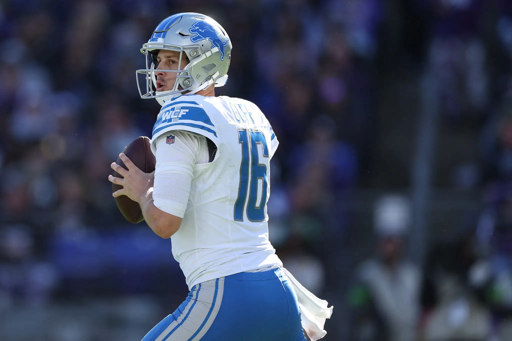 Imagem da notícia Jogos de hoje na NFL: veja onde assistir e horário das partidas de quinta-feira (27)