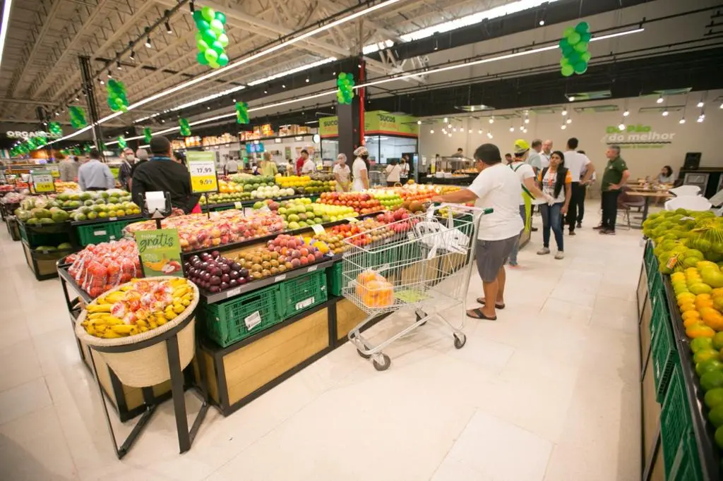 Imagem da notícia: Preço da laranja sobe até 30% em Fortaleza e impacta valor do suco da fruta; entenda