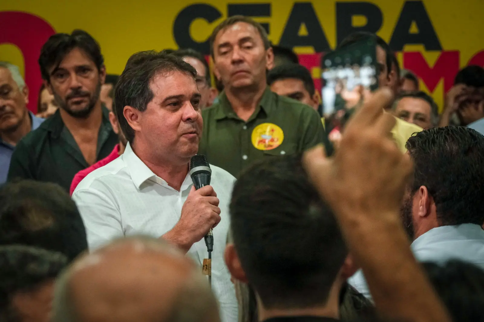 Imagem da notícia: O xadrez de Evandro Leitão para resolver sua situação partidária de olho na eleição 2024