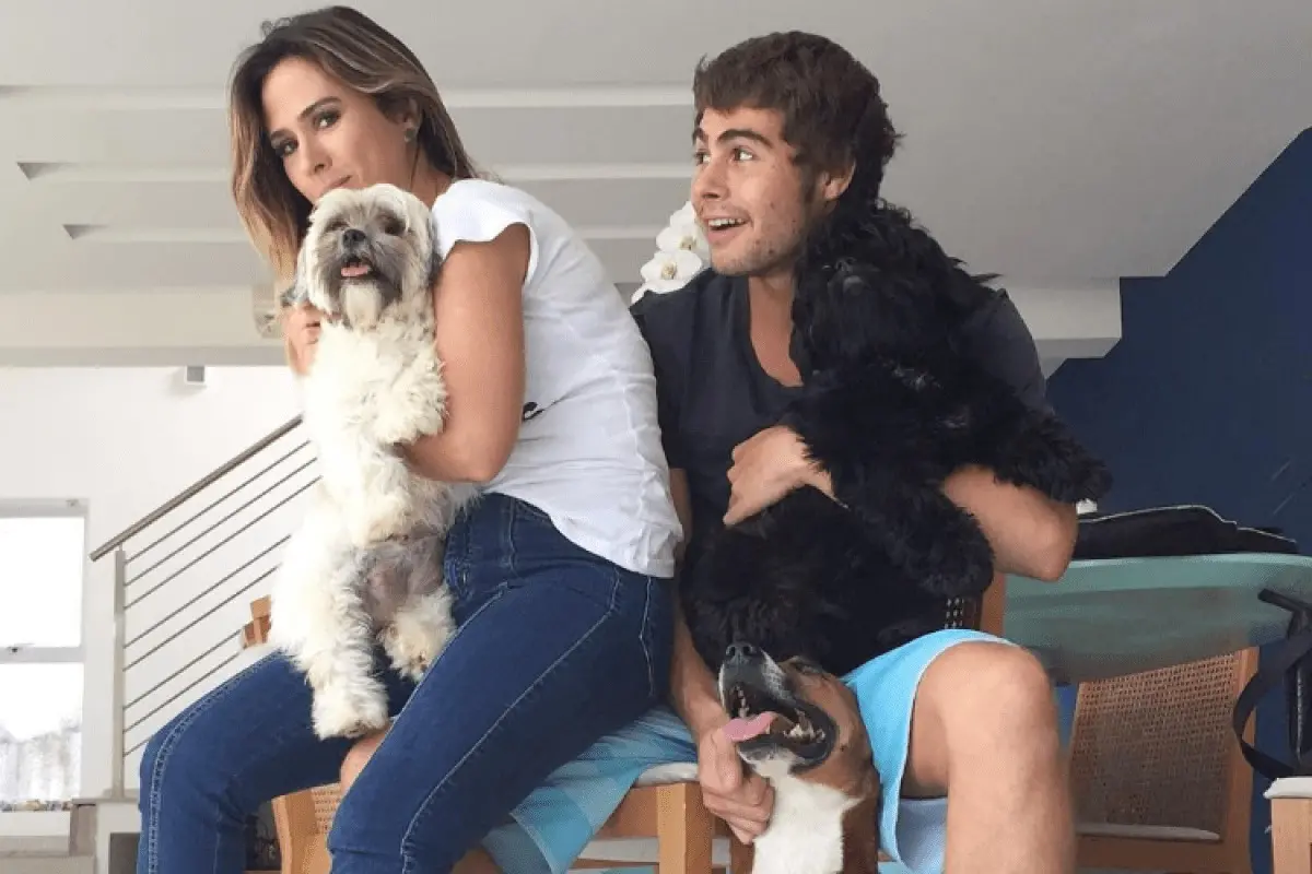 Imagem da notícia: Tatá Werneck conta que se chateia com crueldade na internet sobre casamento: 'inventaram crises'