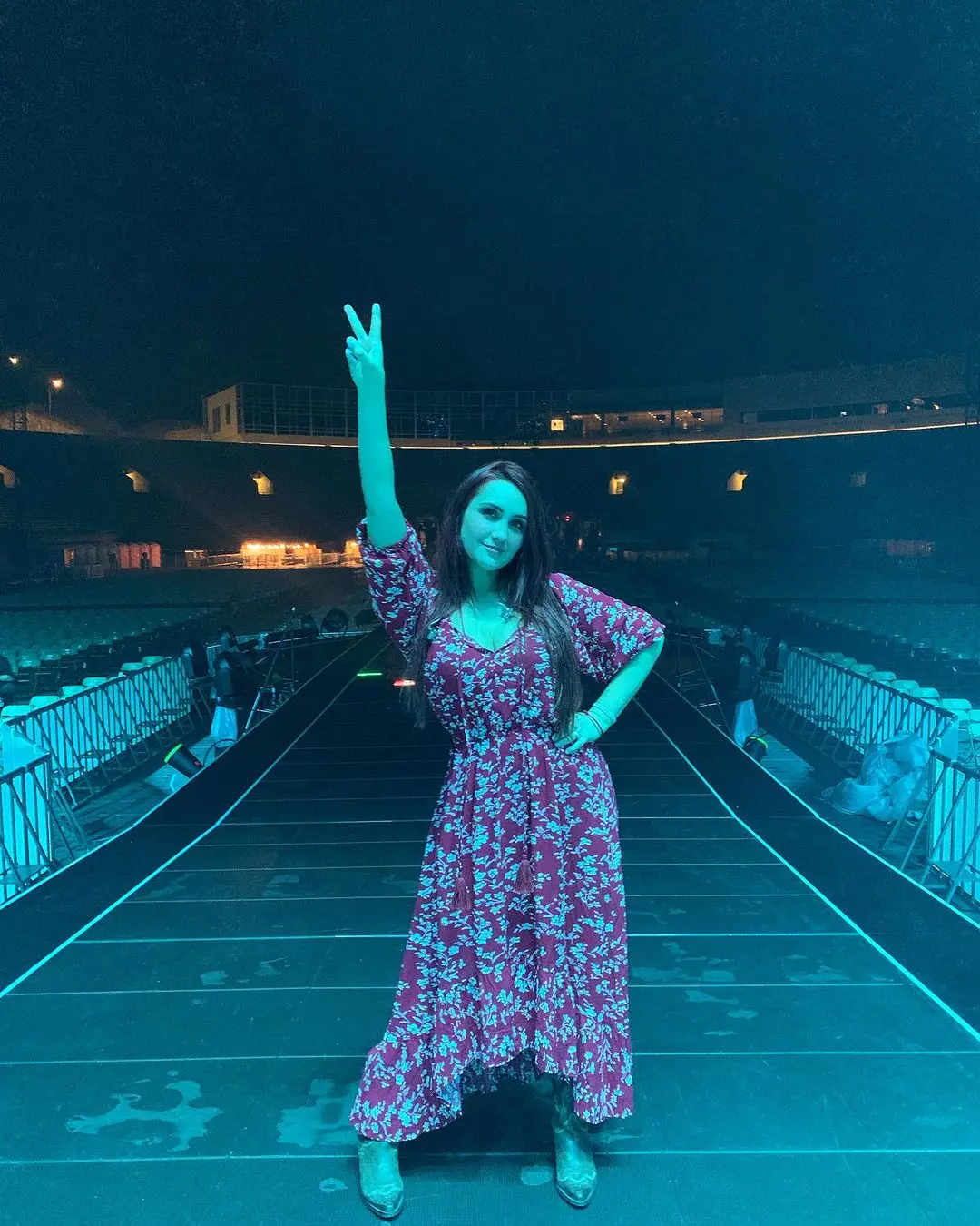 Imagem da notícia: Dulce Maria chega ao Rio de Janeiro para shows do RBD no Brasil: 'estou muito feliz'