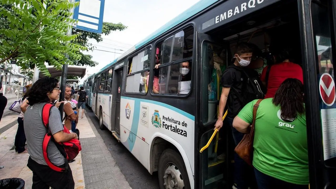 Imagem da notícia: Passe Livre Estudantil é aprovado por unanimidade na Câmara Municipal de Fortaleza