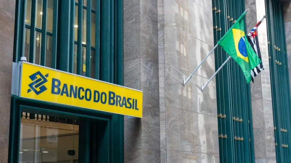 Imagem da notícia: Banco do Brasil lucra R$ 8,7 bi no 3º trimestre. Hoje, o balanço da Petrobras 