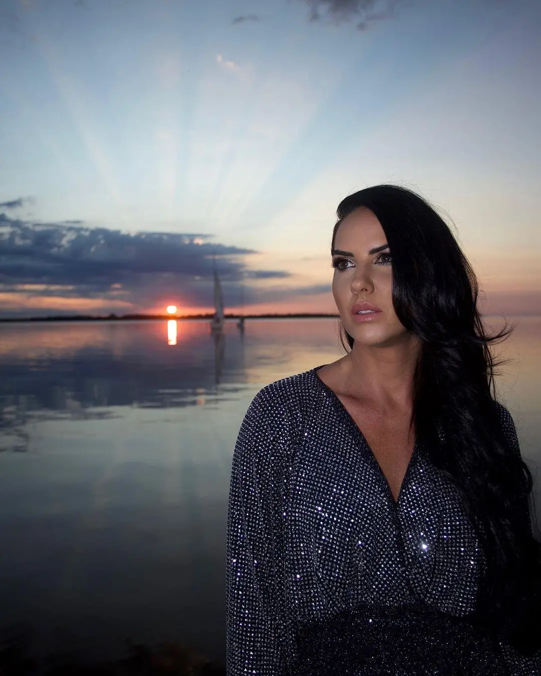 Imagem da notícia: Graciele perde contrato com marca de cosméticos após polêmica com família Camargo