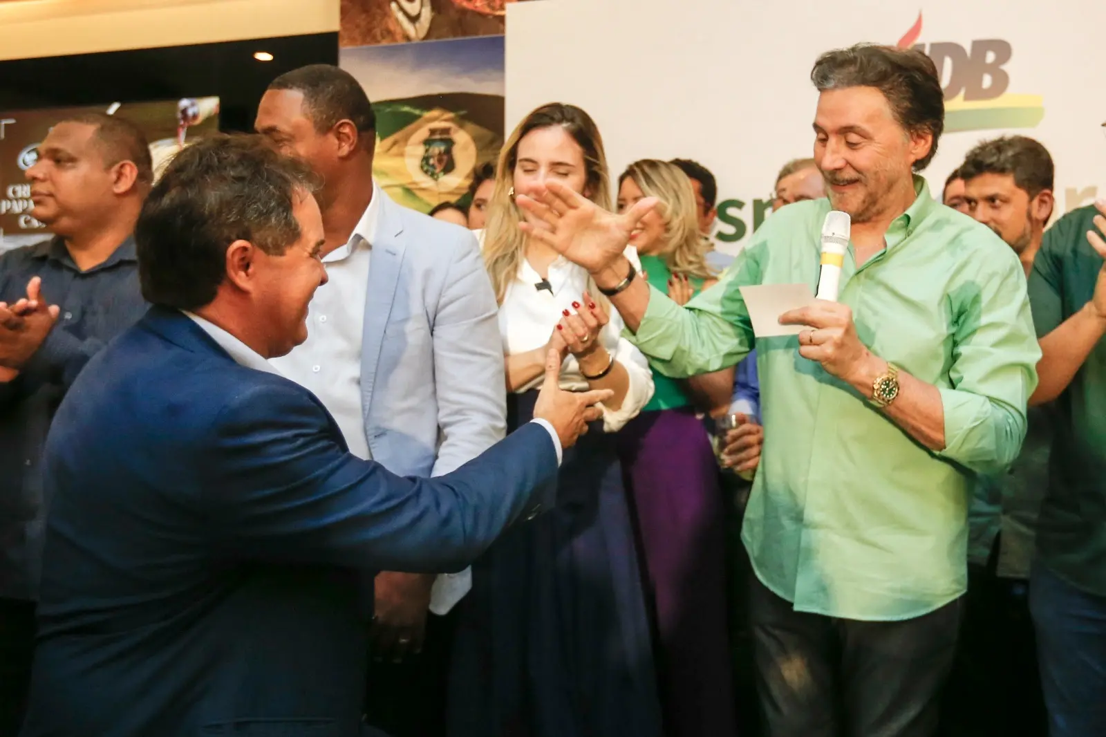 Imagem da notícia: Eunício reúne aliados e convida Evandro Leitão a se filiar ao MDB para disputar prefeitura em 2024 