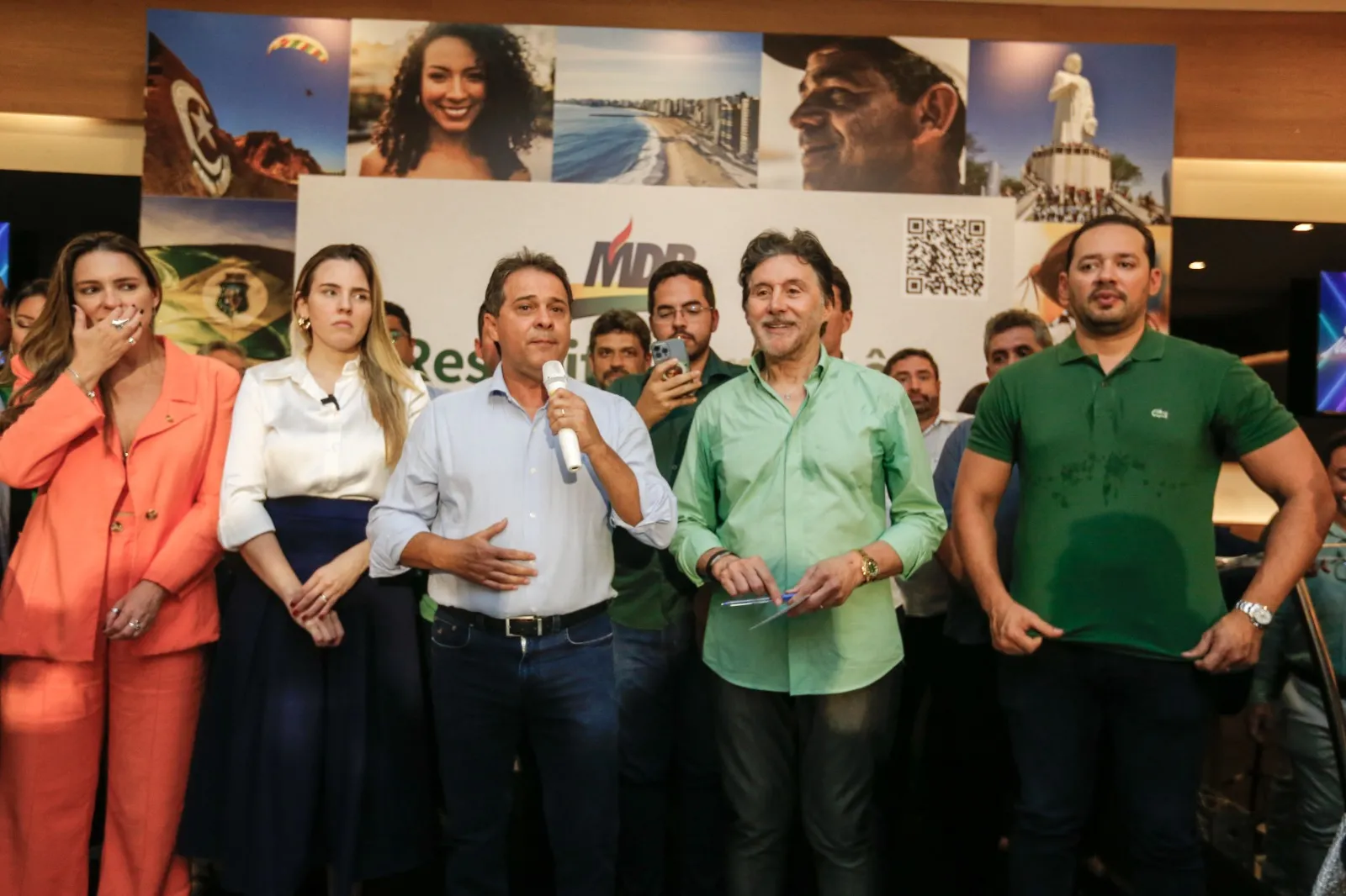 O encontro do MDB foi realizado no Nativas Grill, em Fortaleza, e reuniu parlamentares da legenda e outras siglas
