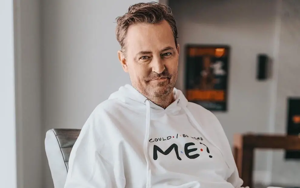Imagem da notícia: Matthew Perry: certidão de óbito revela mais detalhes sobre a morte do ator
