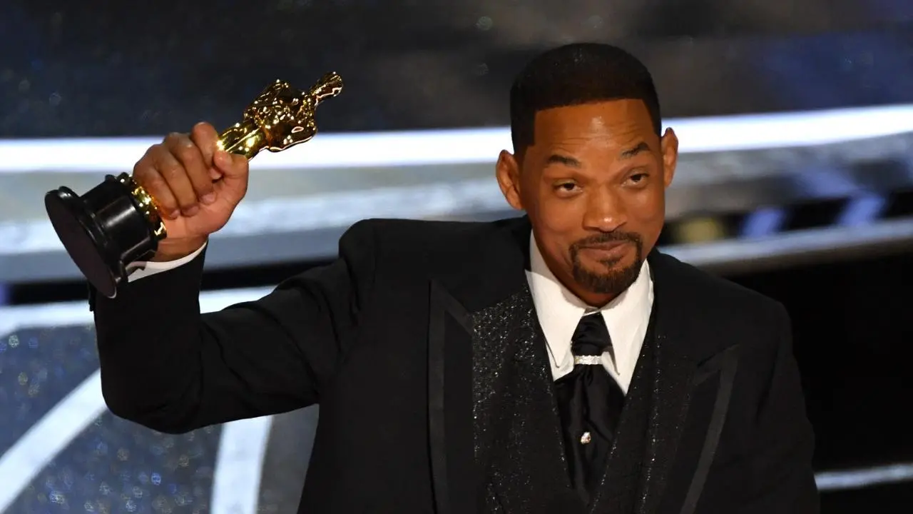 Imagem da notícia: Ex-assistente de Will Smith afirma ter flagrado o ator fazendo sexo oral com colega de elenco