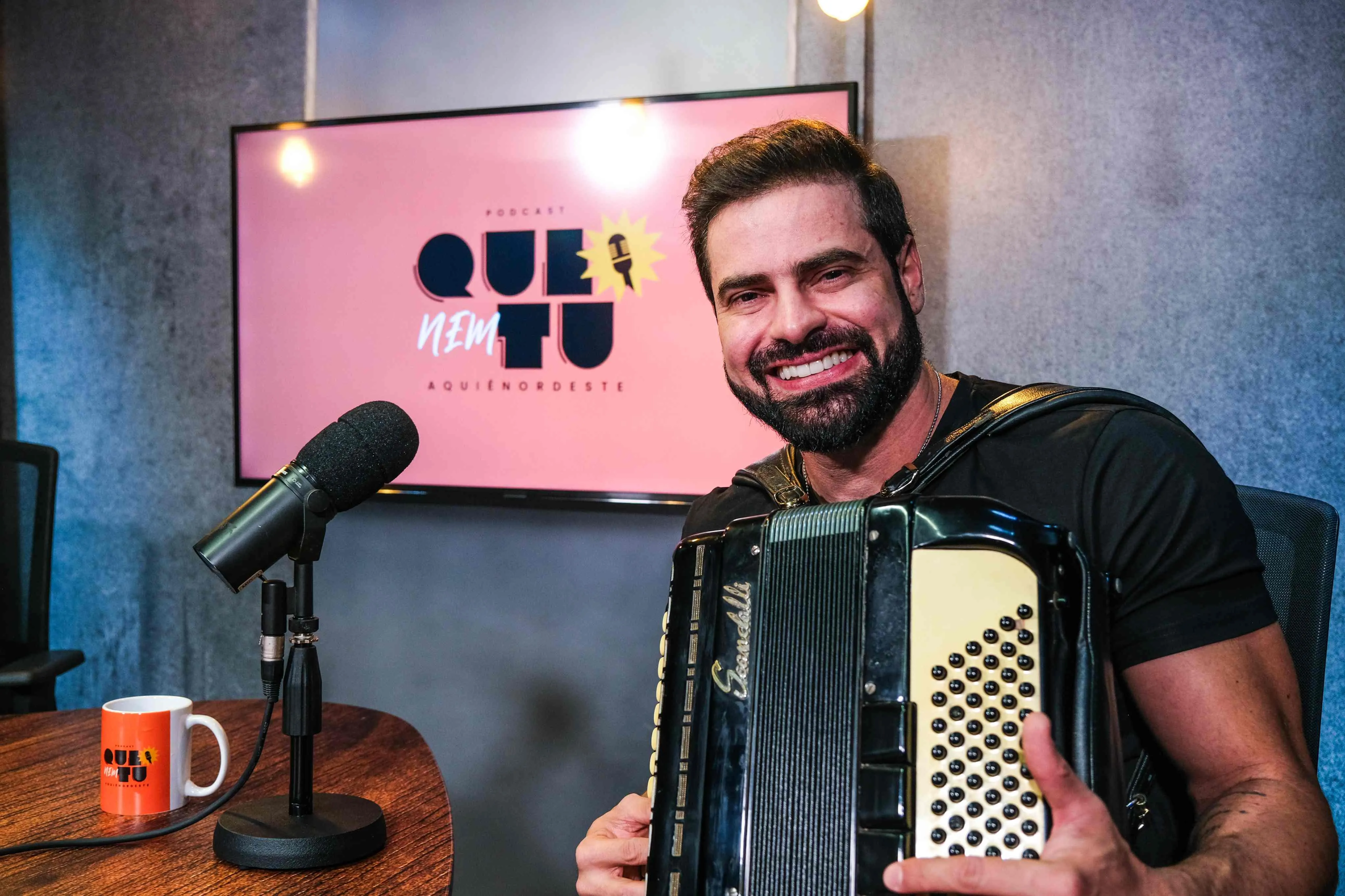 Renno criou a composição “Ar Condicionado no 15”, sucesso gravado na voz de Wesley Safadão