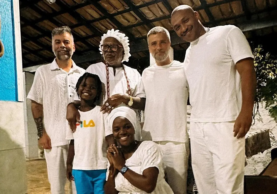 Imagem da notícia: Bruno Gagliasso é alvo de intolerância religiosa ao mostrar visita a terreiro de candomblé com filho