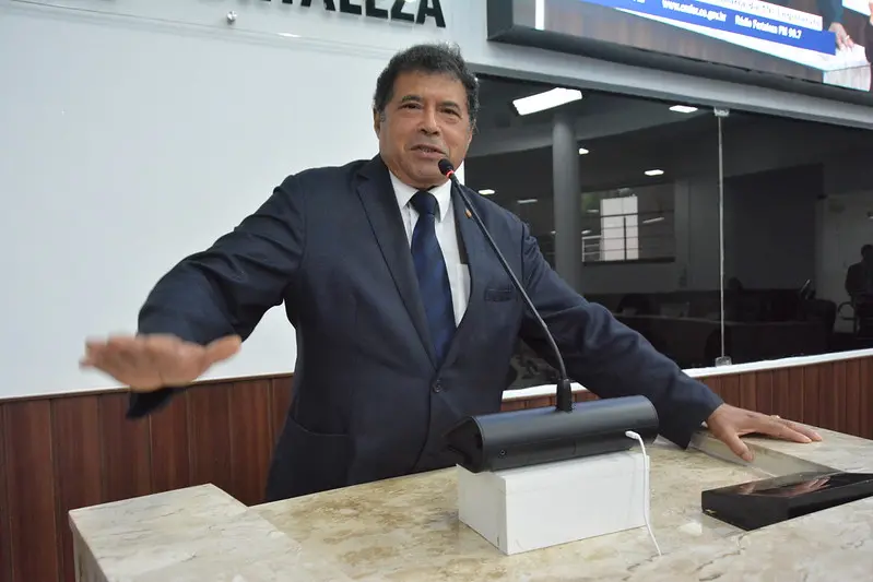 Imagem da notícia: Líder do Governo Sarto diz que corte da Prefeitura em verbas para tratar câncer 'foi proposital'