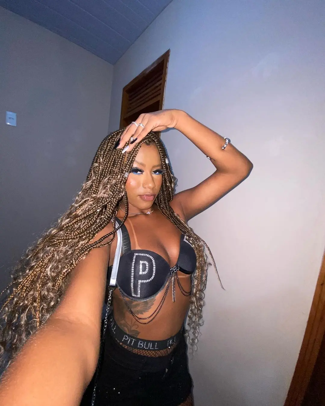 Imagem da notícia: Corpo de técnica de enfermagem é encontrado na Sabiaguaba após jovem sair de festa com desconhecidos