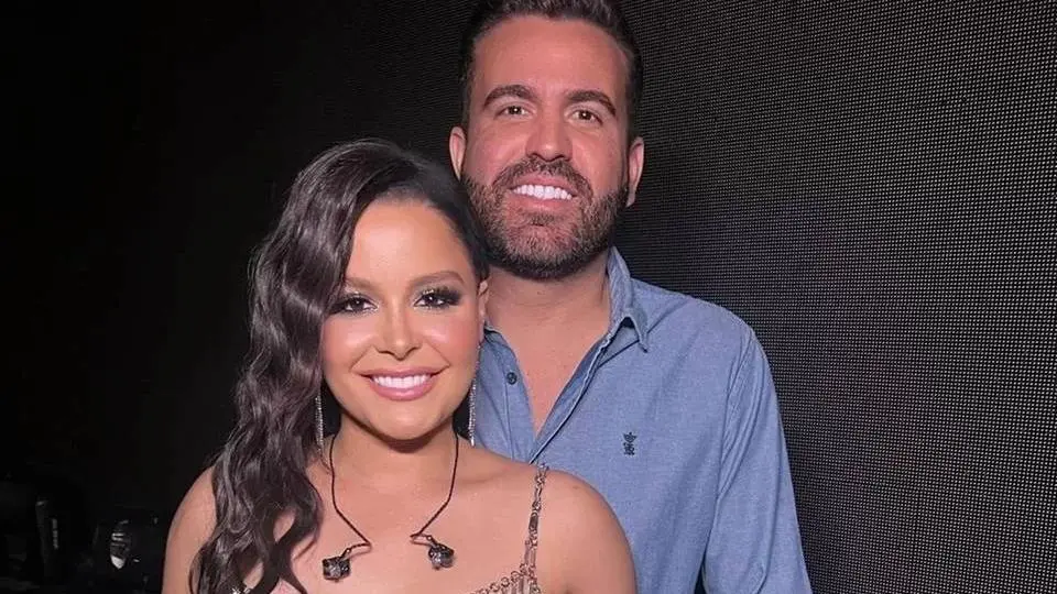Imagem da notícia: Maraisa não segue mais noivo nas redes sociais e apaga fotos do casal