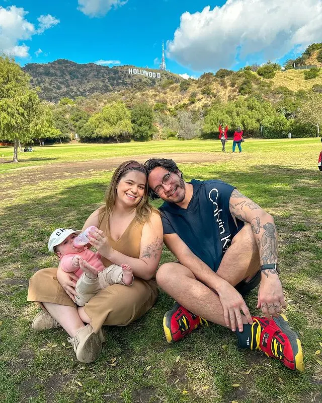 Imagem da notícia: Viih Tube e Eliezer revelam que filha de 7 meses é alvo de ataques: 'disseram que ela iria explodir'