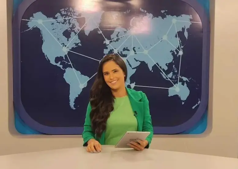 Imagem da notícia: Morre Elaine Santos, jornalista da Canção Nova, aos 38 anos; apresentadora estava grávida