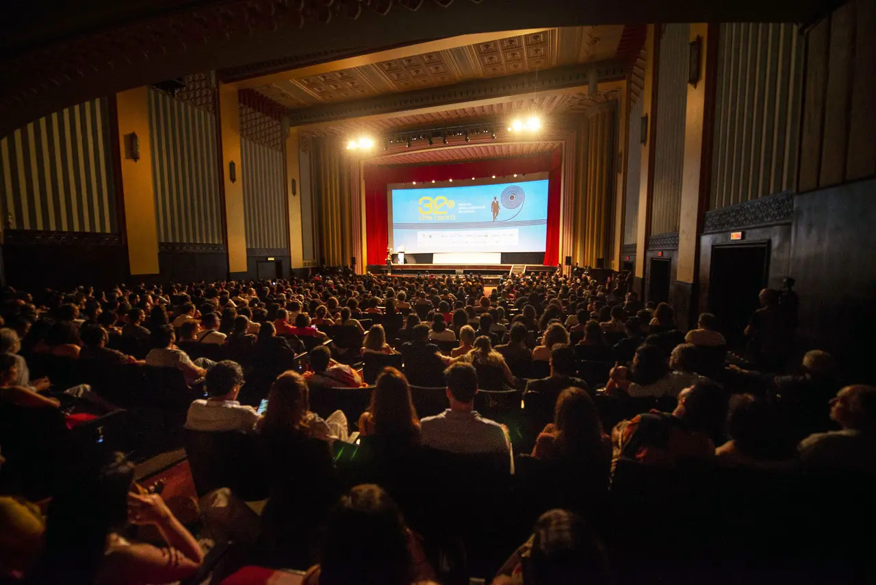Imagem da notícia: 33º Cine Ceará exibe mais de 80 filmes gratuitamente no Cinema do Dragão e no Cineteatro São Luiz