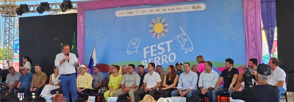 Imagem da notícia: Ministros de Lula estão em Tauá para reunião com agropecuaristas