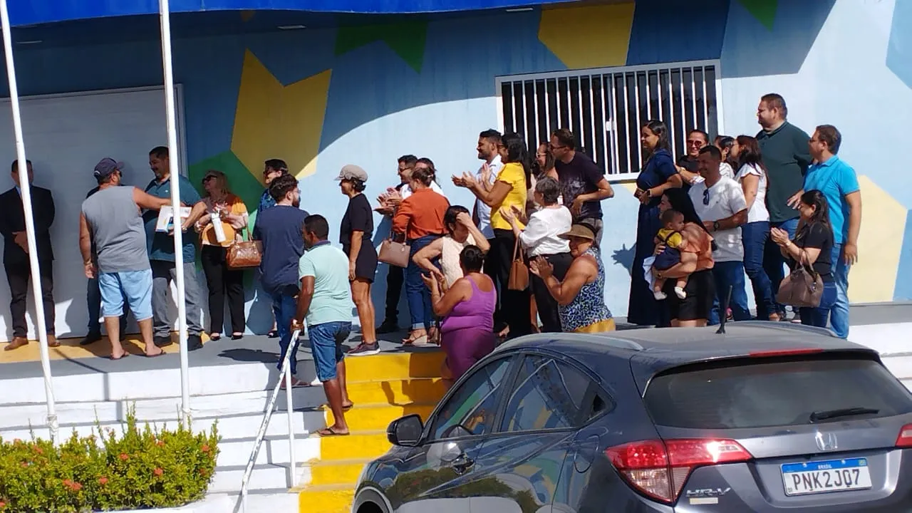 O gestor retomou o mandato neste sábado (25)