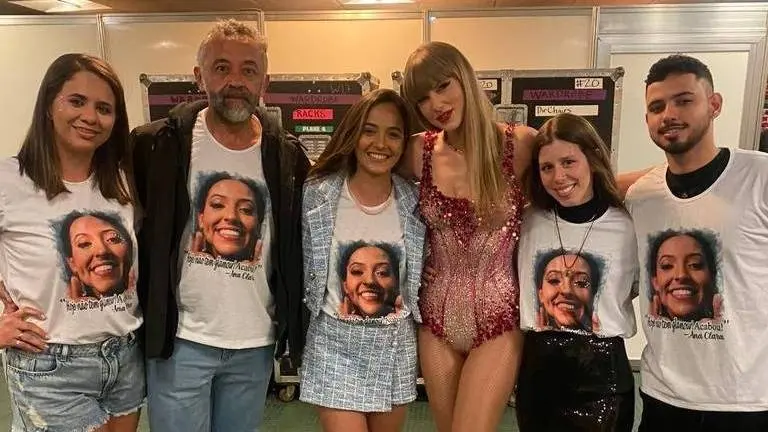 Imagem da notícia: Taylor Swift encontra família de Ana Benevides, fã que morreu no RJ, em último show no Brasil
