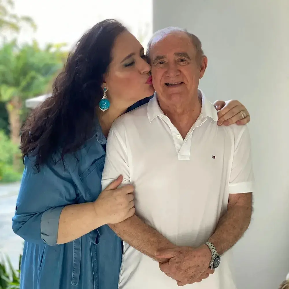 Imagem da notícia: 'Achavam que eu era interesseira', revela Lilian Aragão sobre relacionamento com Renato Aragão