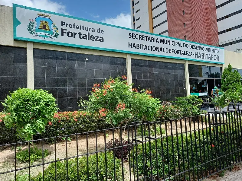 Imagem da notícia: Prefeitura de Fortaleza abre seleção pública para a Habitafor; veja vagas e salários