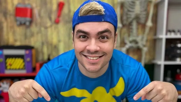 Imagem da notícia: Luccas Neto é contratado pelo SBT e terá um programa na emissora