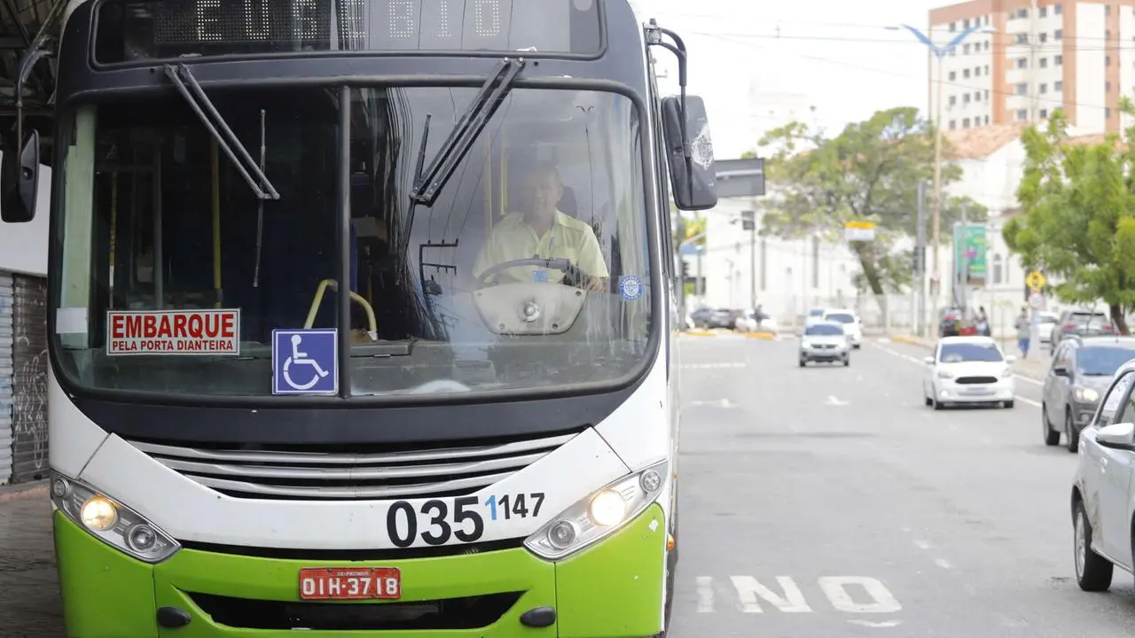 Imagem da notícia: 'VaiVem' deve ser votado na Alece em meio a embate entre aliados de Sarto e de Elmano